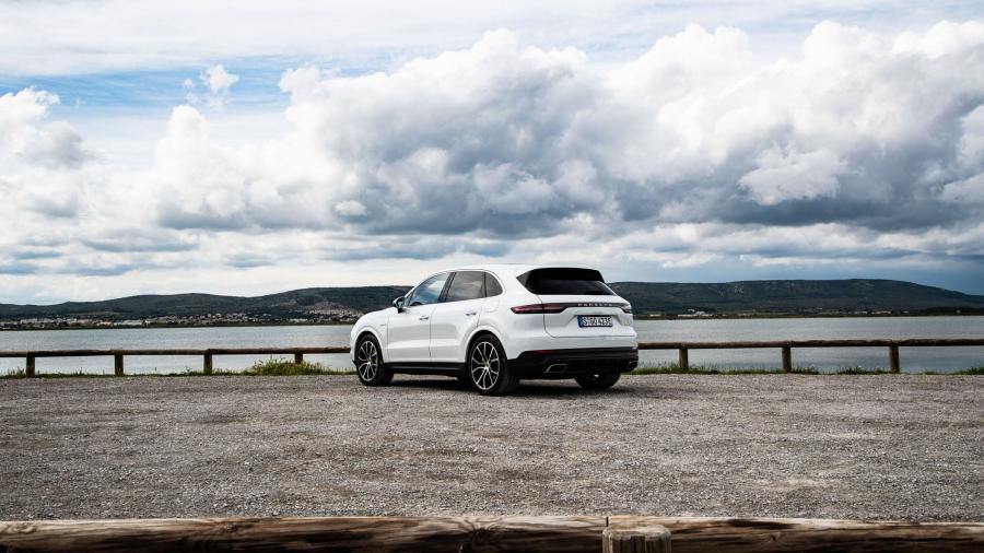  Porsche Cayenne E-Hybrid (PO536) 2018 года  (WW) (фото 52 из 85)